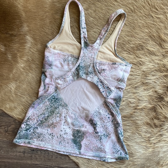 Lululemon workout athletic tank with built in bra - Picture 2 of 5